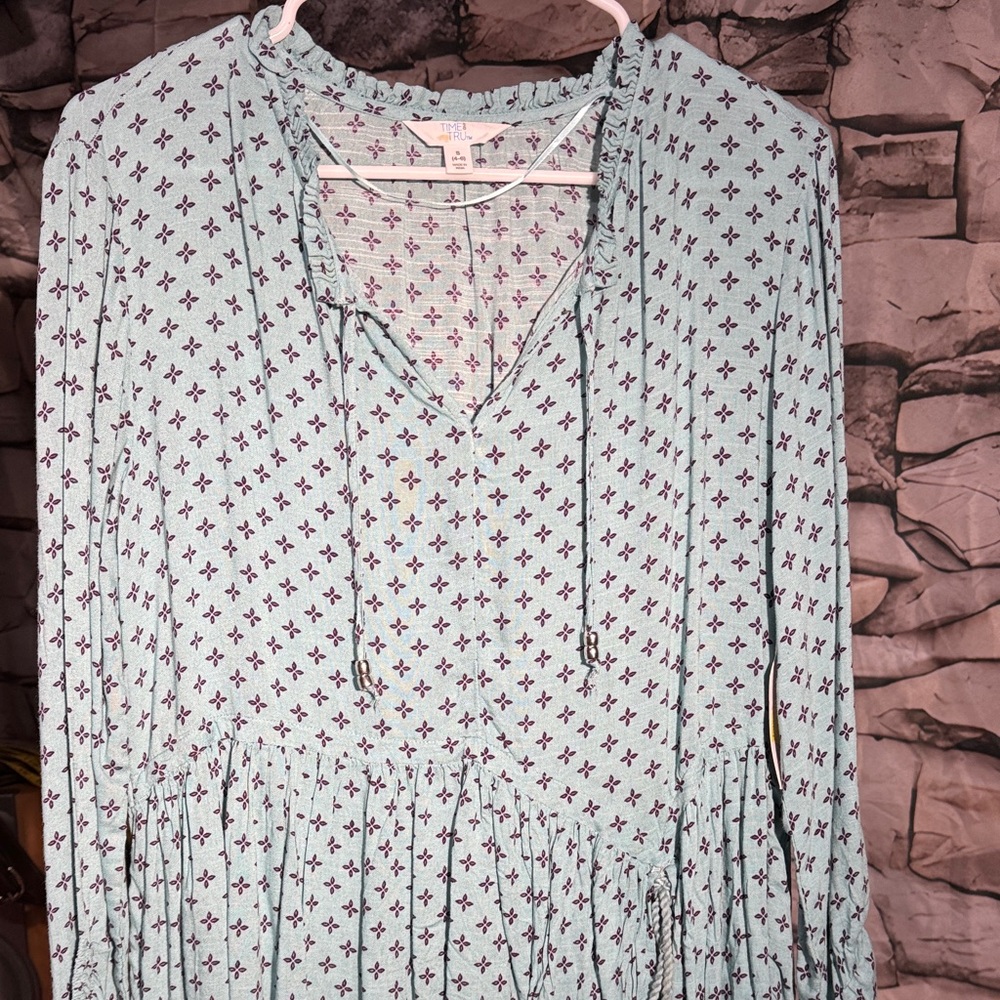 Time and Tru Peasant top with tiny purple design tie front with silver accents